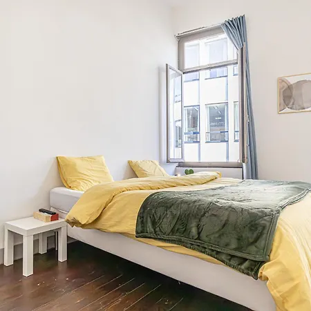 Lovely Rooms With View At Vibrant Ghent, Breezy Balcony Exterior photo