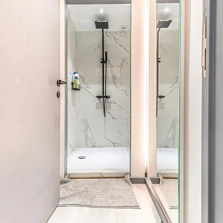 Lovely Rooms With View At Vibrant Ghent, Breezy Balcony Exterior photo