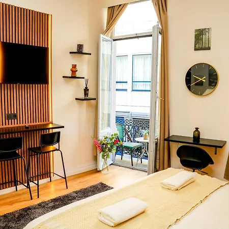 Lovely Rooms With View At Vibrant Ghent, Breezy Balcony Exterior photo