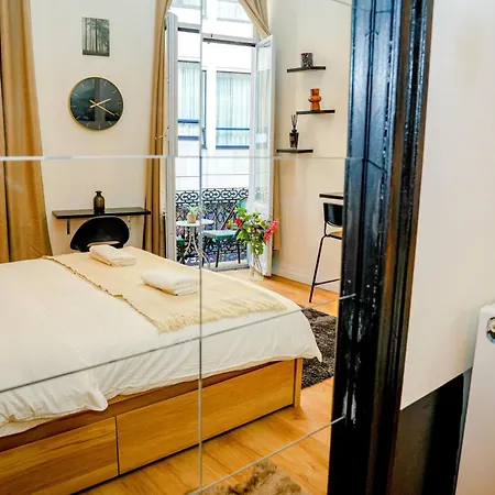 Lovely Rooms With View At Vibrant Ghent, Breezy Balcony Exterior photo
